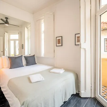 Apartment Full Building In Bairro Alto By Porta85 Lissabon